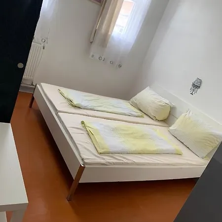 Kocka Szallo *